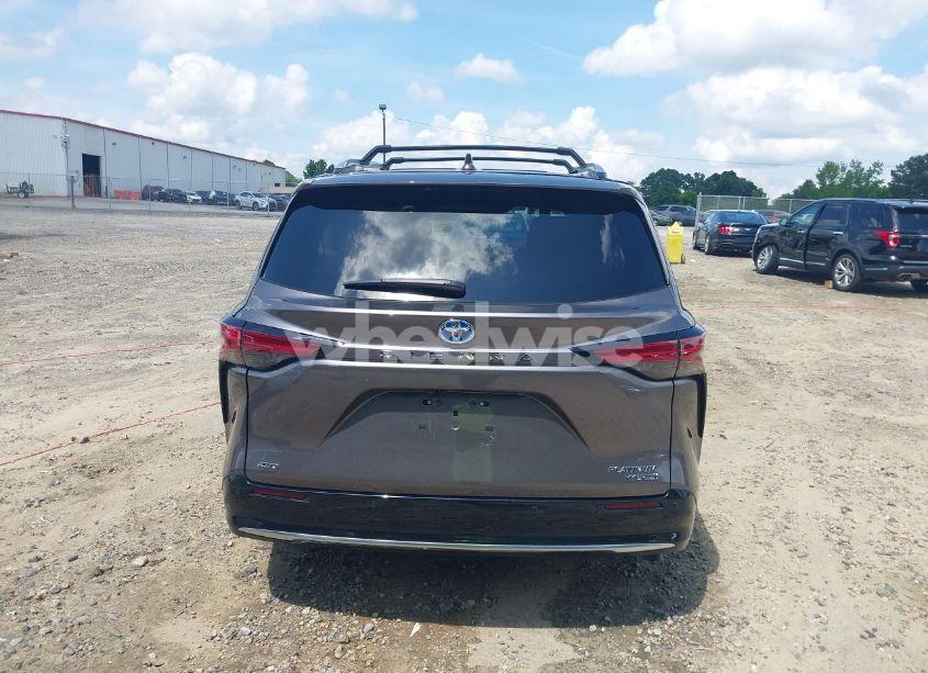 Photo 16 of 2024 Toyota Sienna PLATINUM (VIN 5TDESKFC0RS133994)