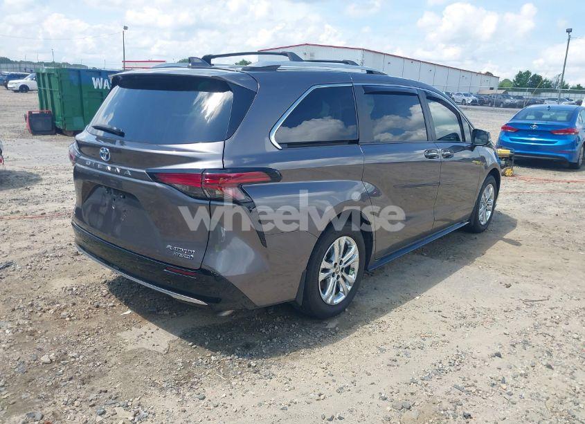 Photo 4 of 2024 Toyota Sienna PLATINUM (VIN 5TDESKFC0RS133994)