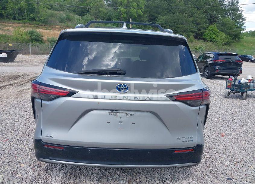 Photo 16 of 2022 Toyota Sienna PLATINUM (VIN 5TDESKFC2NS051825)