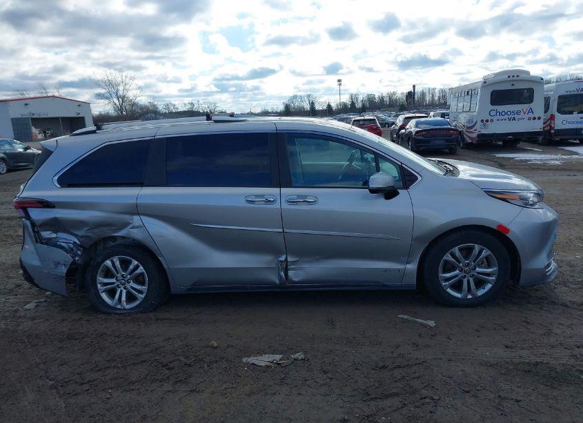Photo 13 of 2021 Toyota Sienna PLATINUM (VIN 5TDESKFC3MS035051)
