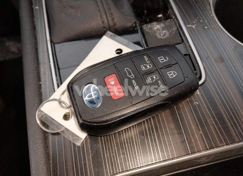 Photo 11 of 2023 Toyota Sienna PLATINUM (VIN 5TDESKFC3PS078602)