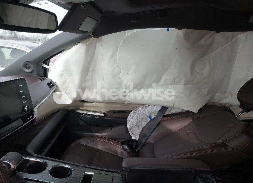 Photo 5 of 2023 Toyota Sienna PLATINUM (VIN 5TDESKFC3PS078602)