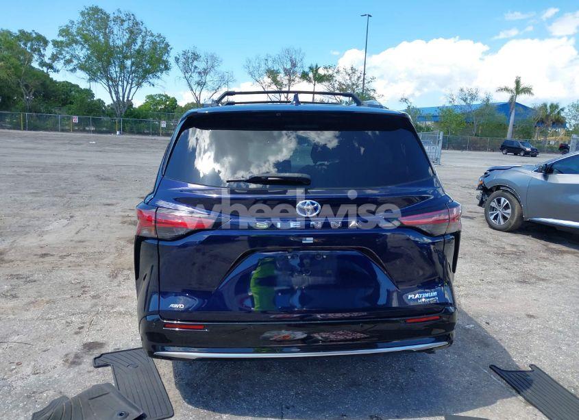 Photo 16 of 2022 Toyota Sienna PLATINUM (VIN 5TDESKFC4NS072028)