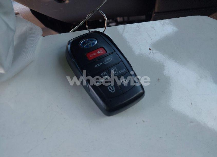 Photo 11 of 2024 Toyota Sienna PLATINUM (VIN 5TDESKFC4RS113702)