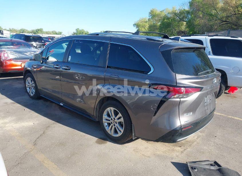 Photo 3 of 2024 Toyota Sienna PLATINUM (VIN 5TDESKFC4RS113702)