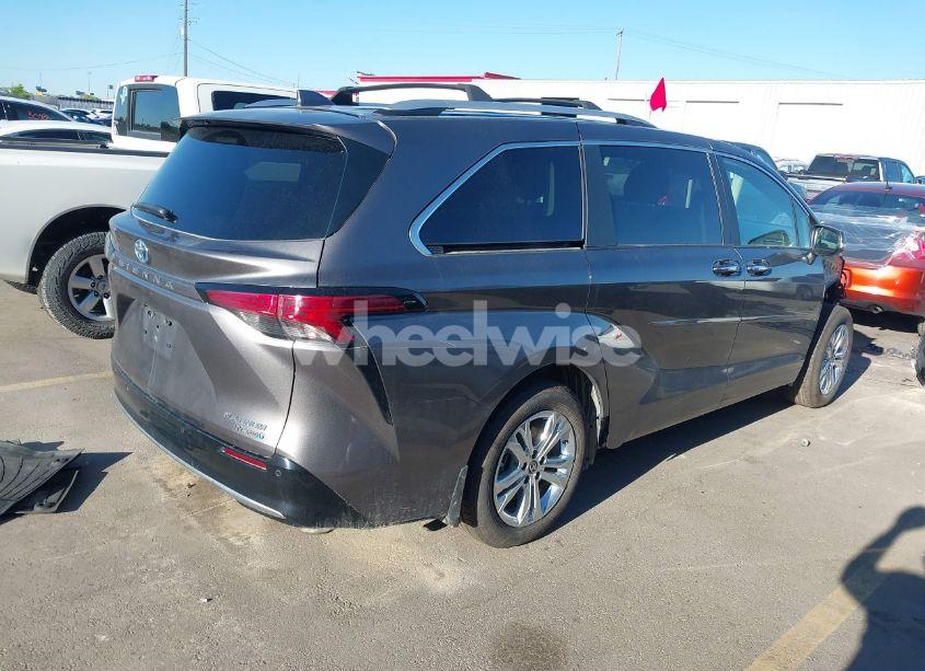 Photo 4 of 2024 Toyota Sienna PLATINUM (VIN 5TDESKFC4RS113702)