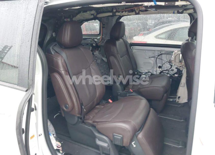 Photo 8 of 2024 Toyota Sienna PLATINUM (VIN 5TDESKFC4RS137515)