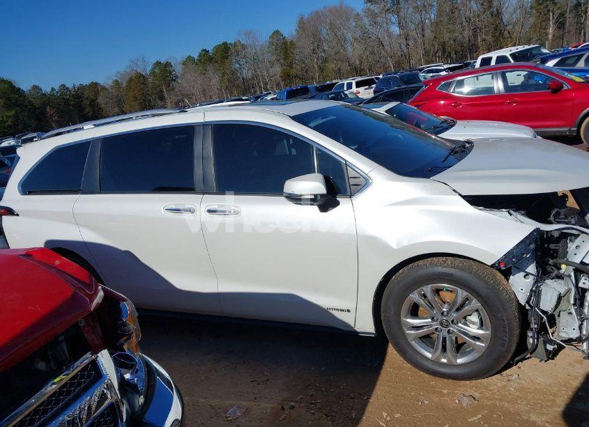 Photo 14 of 2021 Toyota Sienna PLATINUM (VIN 5TDESKFC5MS034175)