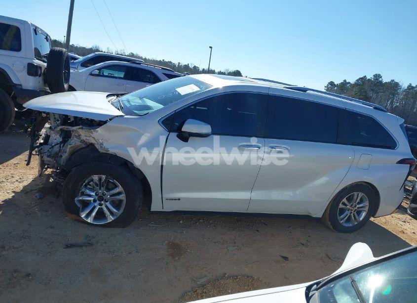 Photo 15 of 2021 Toyota Sienna PLATINUM (VIN 5TDESKFC5MS034175)