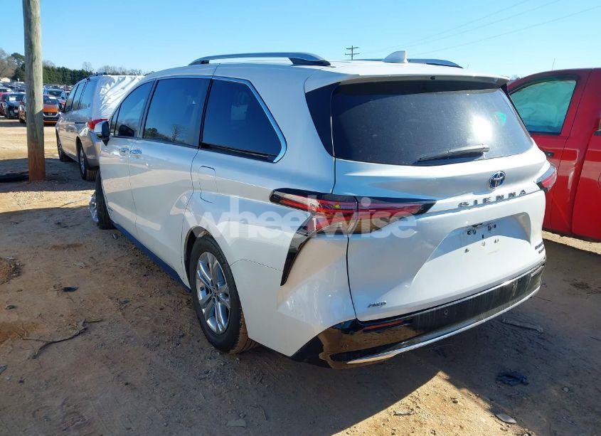 Photo 3 of 2021 Toyota Sienna PLATINUM (VIN 5TDESKFC5MS034175)