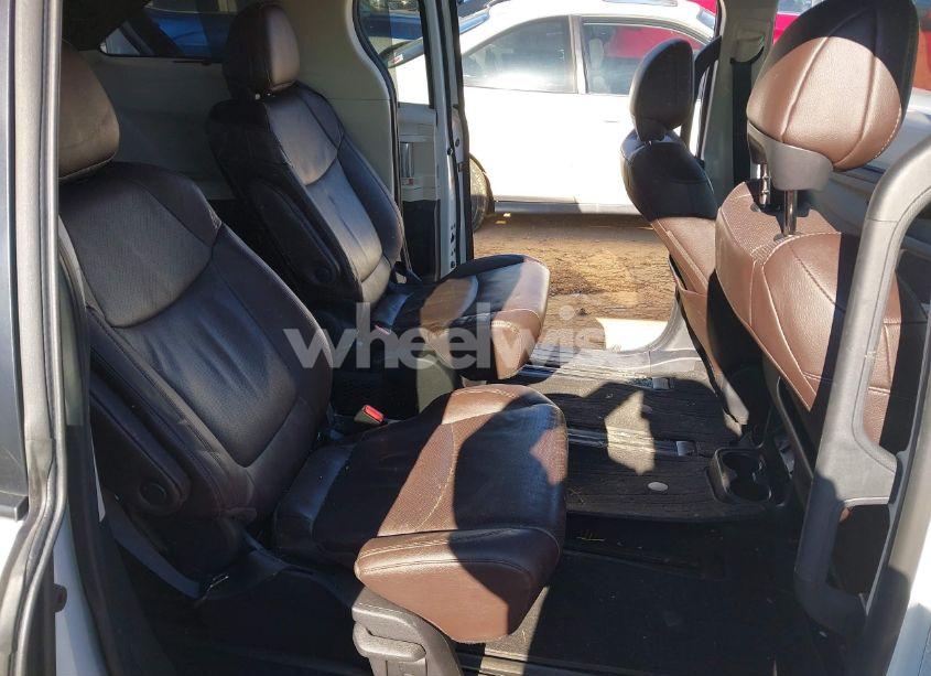 Photo 8 of 2021 Toyota Sienna PLATINUM (VIN 5TDESKFC5MS034175)