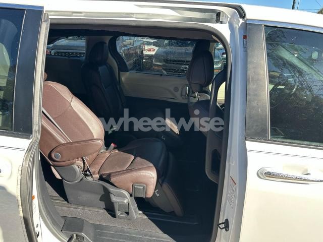 2022 TOYOTA SIENNA LIMITED (VIN 5TDESKFC5NS046070) main photo