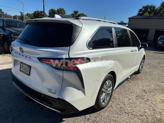 Photo 13 of 2022 TOYOTA SIENNA LIMITED (VIN 5TDESKFC5NS046070)
