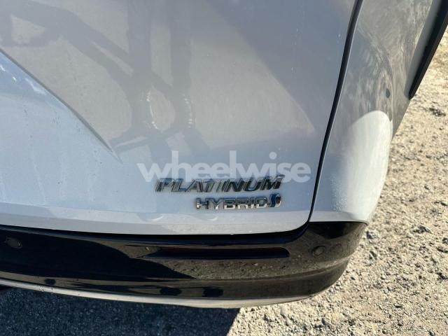 Photo 4 of 2022 TOYOTA SIENNA LIMITED (VIN 5TDESKFC5NS046070)