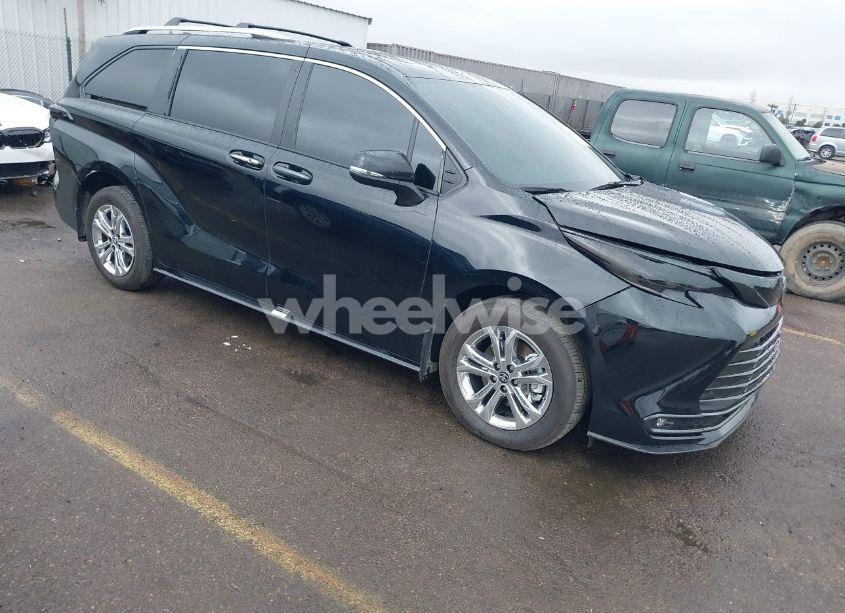 2023 Toyota Sienna PLATINUM (VIN 5TDESKFC5PS097037) main photo