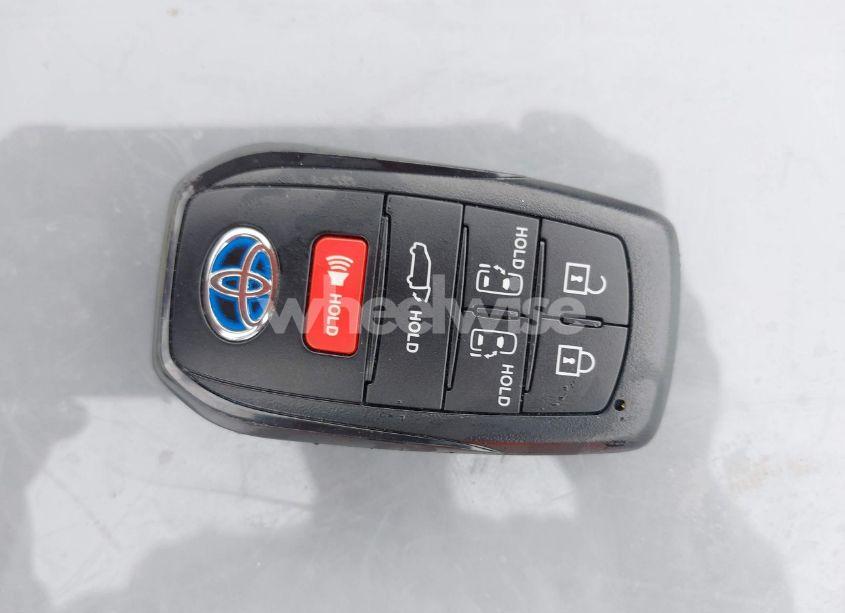 Photo 11 of 2023 Toyota Sienna PLATINUM (VIN 5TDESKFC5PS097037)