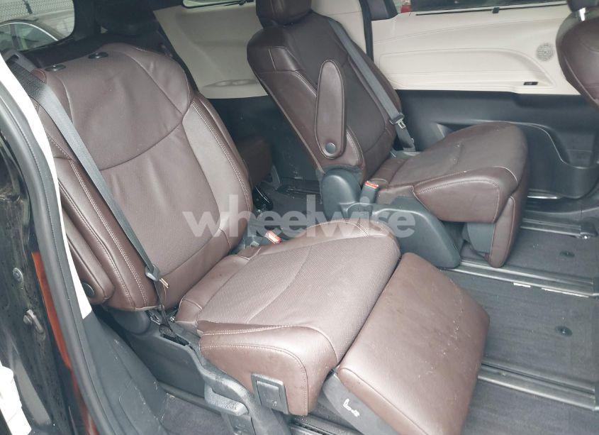 Photo 8 of 2023 Toyota Sienna PLATINUM (VIN 5TDESKFC5PS097037)