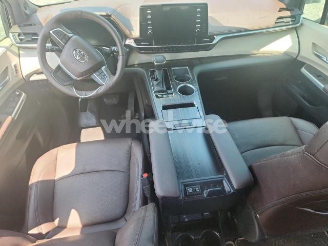 Photo 2 of 2023 TOYOTA SIENNA LIMITED (VIN 5TDESKFC7PS107292)