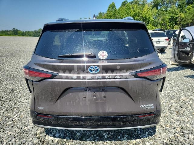 Photo 4 of 2023 TOYOTA SIENNA LIMITED (VIN 5TDESKFC7PS107292)