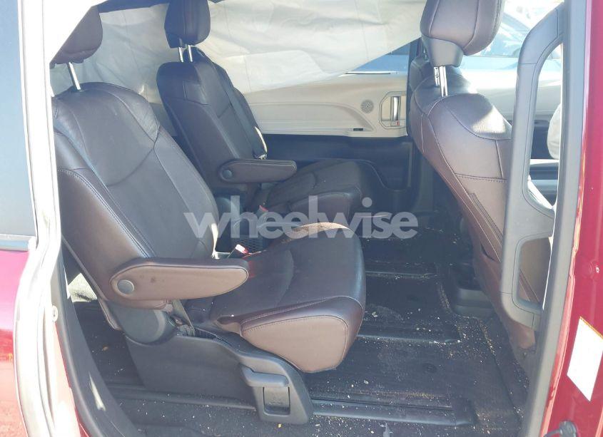 Photo 8 of 2023 Toyota Sienna PLATINUM (VIN 5TDESKFC8PS097369)