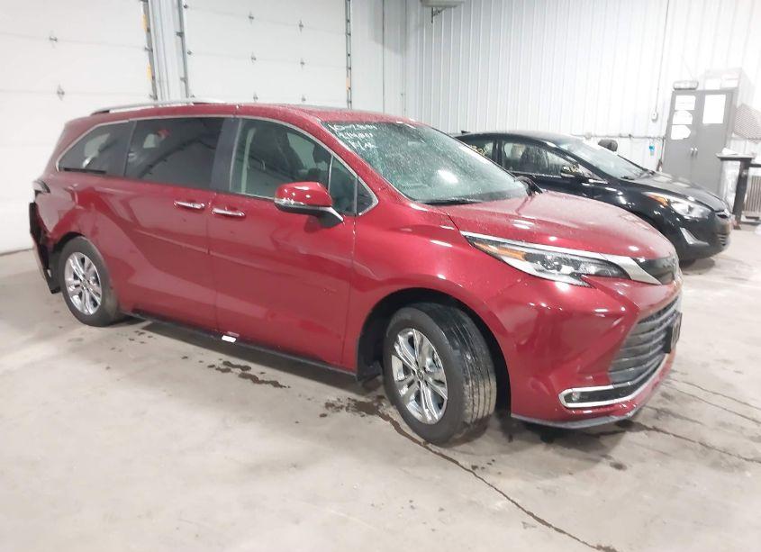 2022 Toyota Sienna PLATINUM (VIN 5TDESKFC9NS055256) main photo
