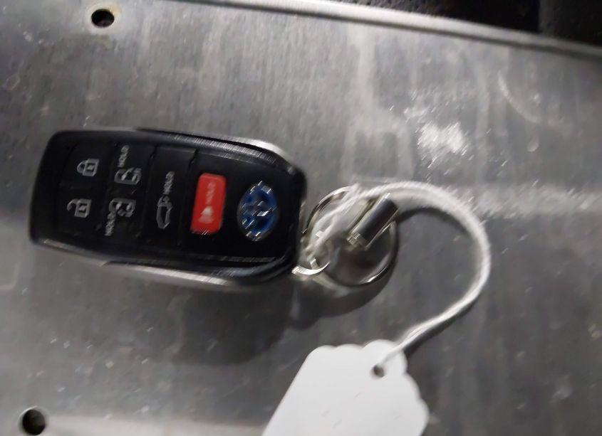 Photo 11 of 2022 Toyota Sienna PLATINUM (VIN 5TDESKFC9NS055256)