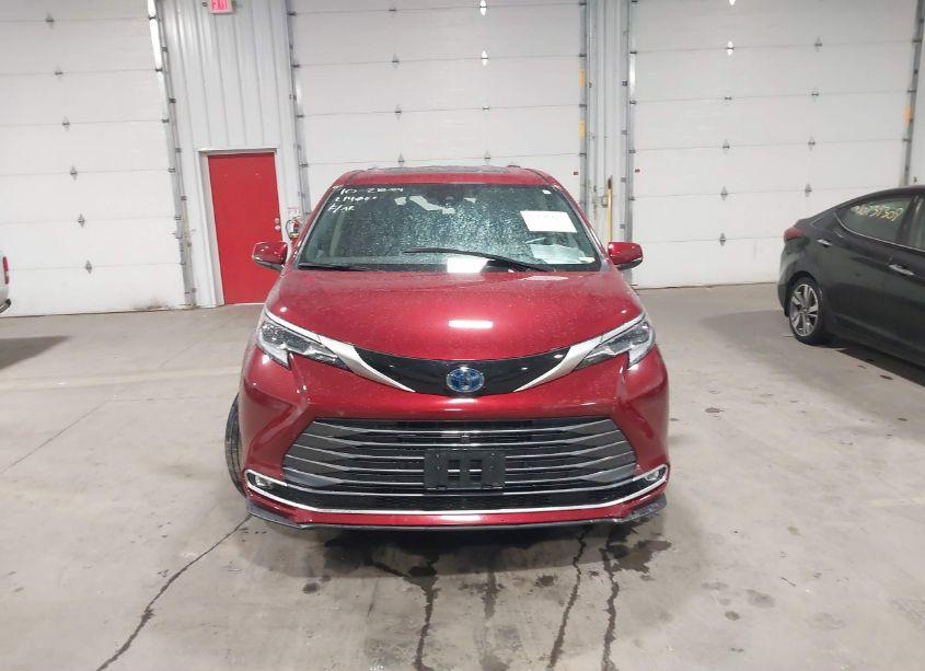 Photo 12 of 2022 Toyota Sienna PLATINUM (VIN 5TDESKFC9NS055256)