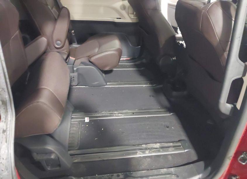 Photo 8 of 2022 Toyota Sienna PLATINUM (VIN 5TDESKFC9NS055256)