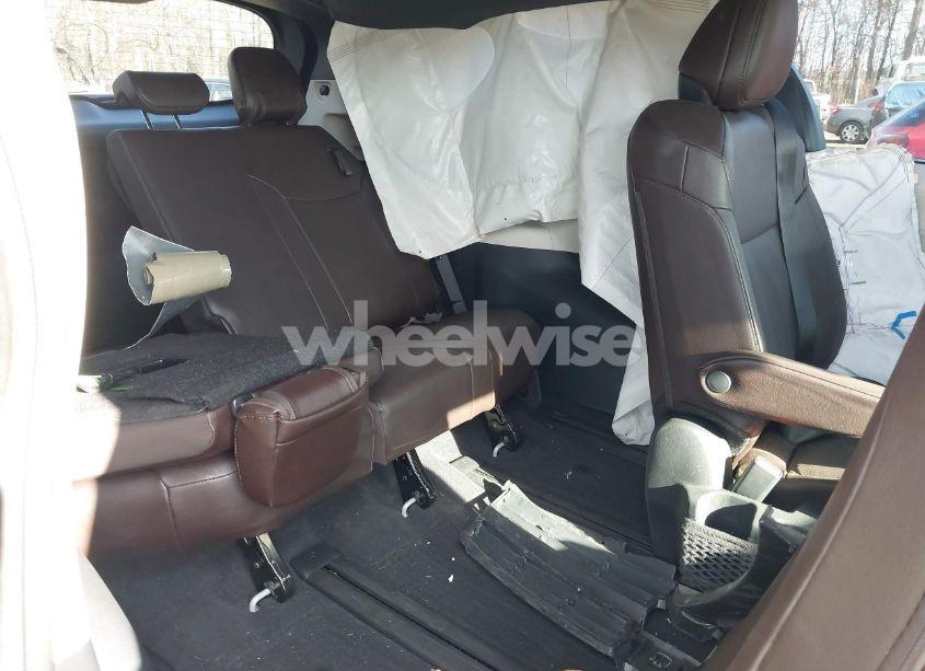 Photo 8 of 2024 Toyota Sienna PLATINUM (VIN 5TDESKFCXRS109542)