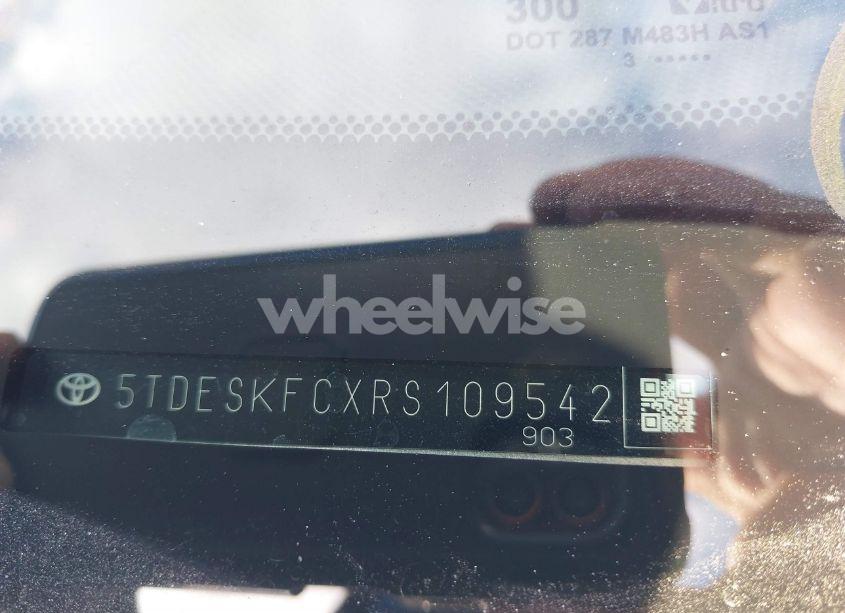 Photo 9 of 2024 Toyota Sienna PLATINUM (VIN 5TDESKFCXRS109542)