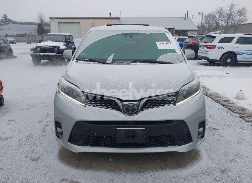 Photo 12 of 2019 Toyota Sienna SE 7 PASSENGER (VIN 5TDEZ3DC8KS210587)