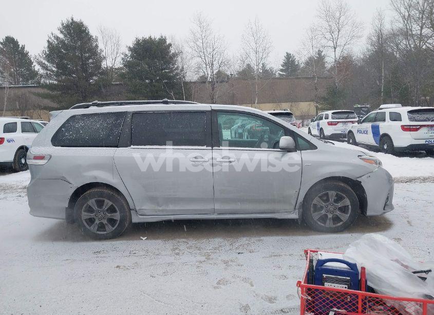 Photo 13 of 2019 Toyota Sienna SE 7 PASSENGER (VIN 5TDEZ3DC8KS210587)