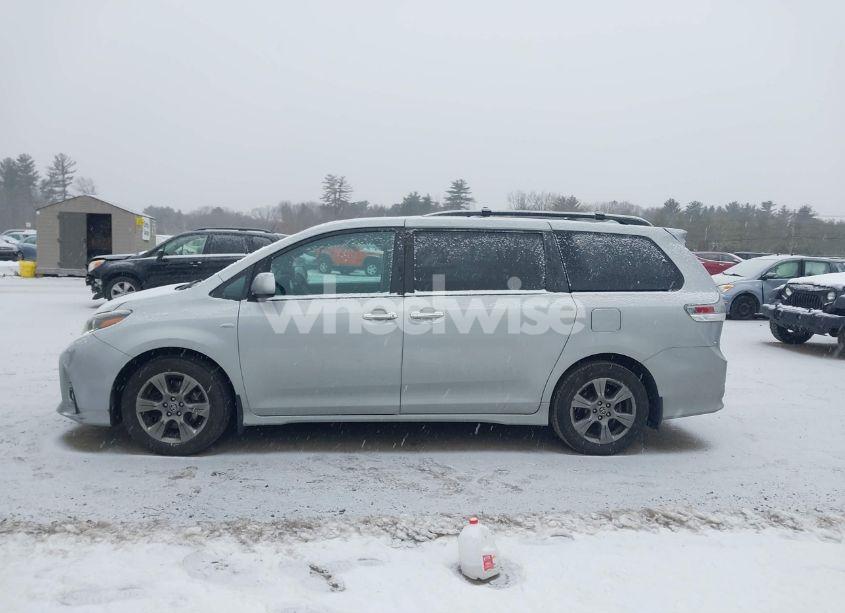 Photo 14 of 2019 Toyota Sienna SE 7 PASSENGER (VIN 5TDEZ3DC8KS210587)