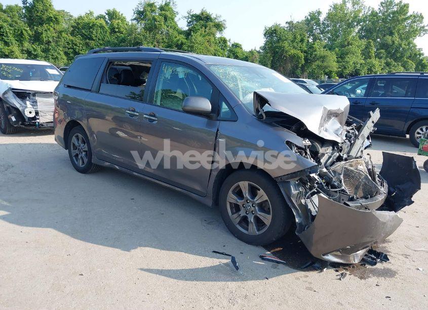 2019 Toyota Sienna SE PREMIUM (VIN 5TDEZ3DC9KS215829) main photo