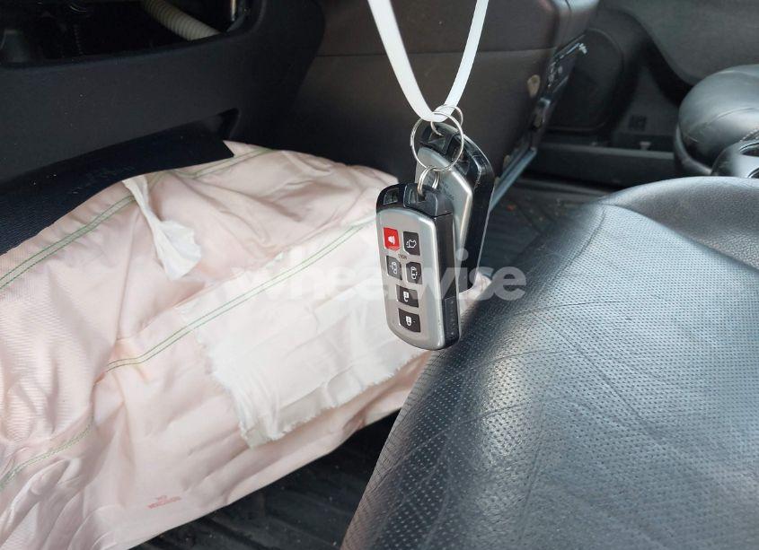 Photo 11 of 2019 Toyota Sienna SE PREMIUM (VIN 5TDEZ3DC9KS215829)