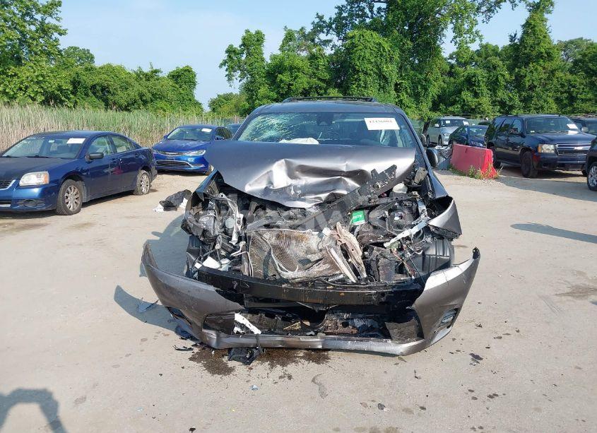 Photo 12 of 2019 Toyota Sienna SE PREMIUM (VIN 5TDEZ3DC9KS215829)