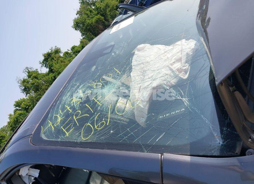 Photo 17 of 2019 Toyota Sienna SE PREMIUM (VIN 5TDEZ3DC9KS215829)