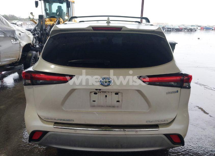 Photo 17 of 2021 Toyota Highlander HYBRID PLATINUM (VIN 5TDFARAHXMS008108)