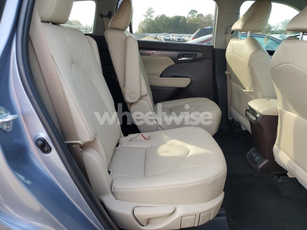 Photo 11 of 2022 TOYOTA HIGHLANDER PLATINUM (VIN 5TDFZRAH0NS112066)