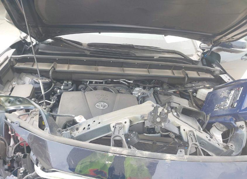 Photo 10 of 2022 Toyota Highlander PLATINUM (VIN 5TDFZRAH1NS129880)