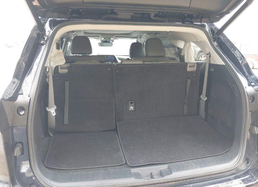 Photo 18 of 2022 Toyota Highlander PLATINUM (VIN 5TDFZRAH1NS129880)
