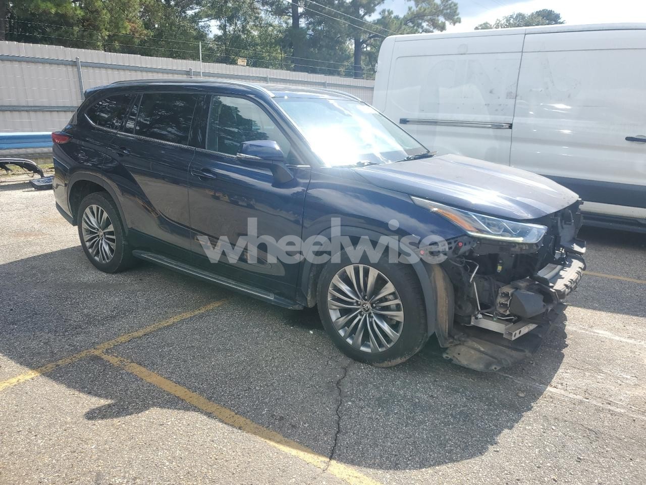 Photo 4 of 2020 TOYOTA HIGHLANDER PLATINUM (VIN 5TDFZRAH3LS030054)