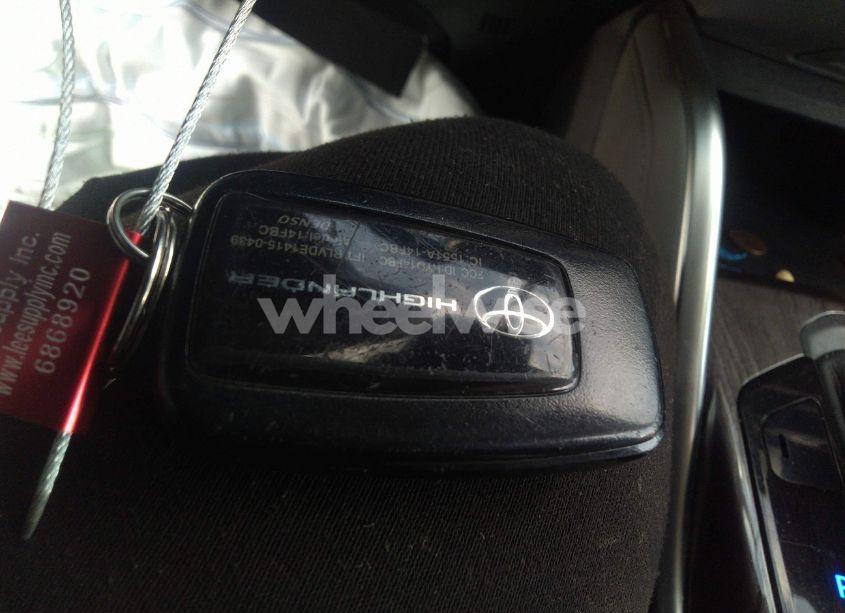 Photo 11 of 2020 Toyota Highlander PLATINUM (VIN 5TDFZRAH7LS014357)