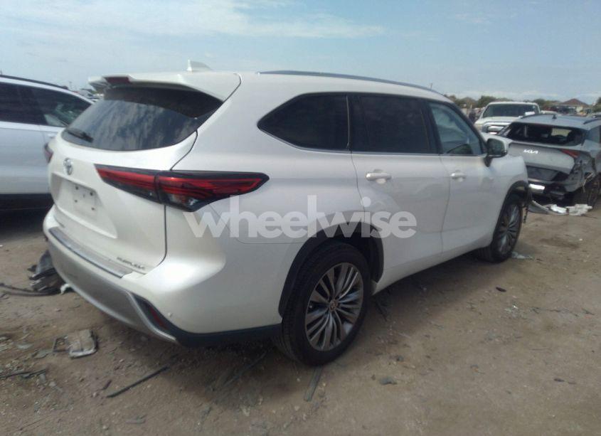 Photo 4 of 2020 Toyota Highlander PLATINUM (VIN 5TDFZRAH7LS014357)