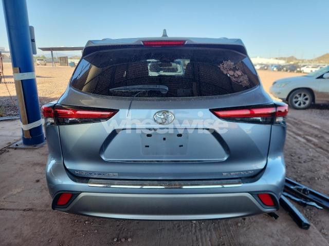 Photo 11 of 2021 TOYOTA HIGHLANDER PLATINUM (VIN 5TDFZRAH8MS087691)