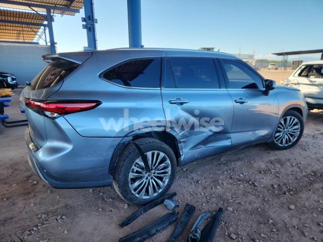 Photo 4 of 2021 TOYOTA HIGHLANDER PLATINUM (VIN 5TDFZRAH8MS087691)