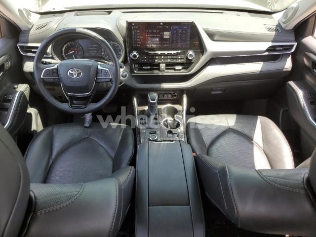 Photo 9 of 2021 TOYOTA HIGHLANDER PLATINUM (VIN 5TDFZRBH0MS119371)