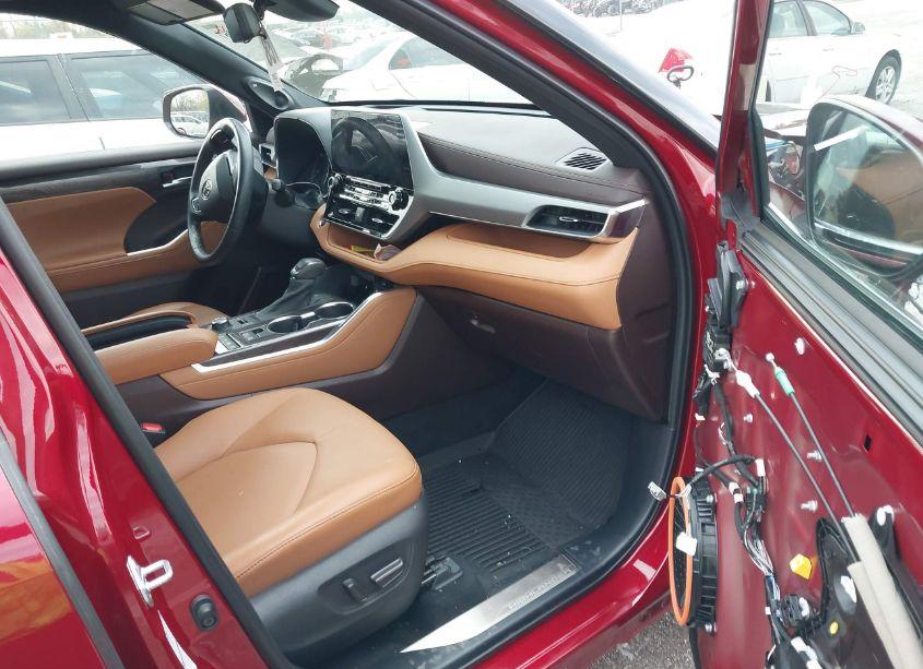 Photo 5 of 2021 Toyota Highlander PLATINUM (VIN 5TDFZRBH1MS093332)