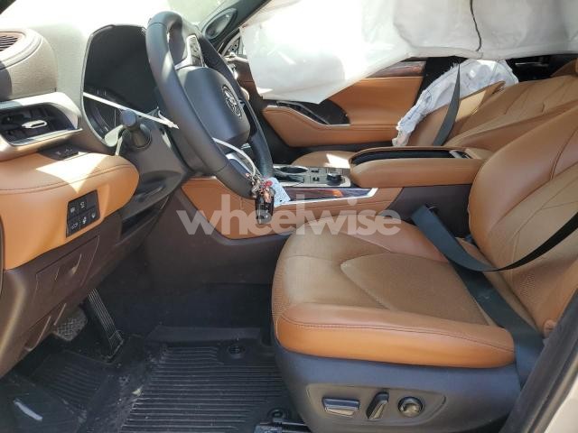 Photo 5 of 2022 TOYOTA HIGHLANDER PLATINUM (VIN 5TDFZRBH1NS179659)