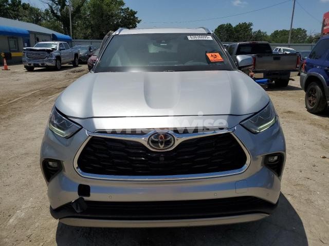 Photo 7 of 2022 TOYOTA HIGHLANDER PLATINUM (VIN 5TDFZRBH1NS179659)